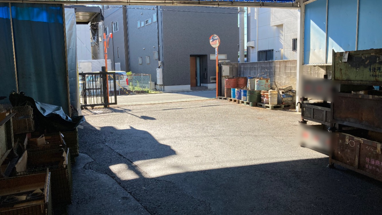 有限会社住吉工作所の駐車場